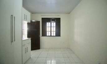 Imagem 7: Prédio Residencial com Galpão Comercial à Venda Excelente Oportunidade de Investimento