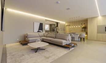 Imagem 6: Apartamento Edificio Carmen, localizado atrás do Clube Curitibano, no Agua Verde, com 4 su