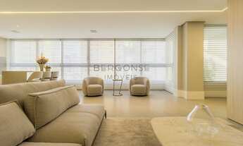 Imagem 7: Apartamento Edificio Carmen, localizado atrás do Clube Curitibano, no Agua Verde, com 4 su