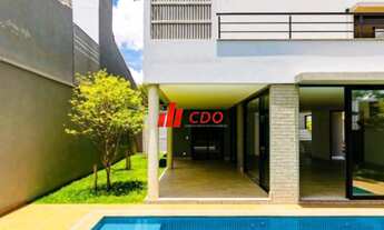 Imagem 2: Zona Sul condomínio Boulevard Ibirapuera sobrado com 3 suítes,3 salas, piscina, jardim,4 v