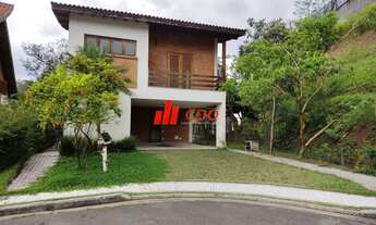 Imagem: Lindo Sobrado Isolado Padrão Adolfo Lindemberg