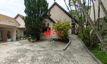 Imagem 2: Imponente mansão de alto padrão à venda em condomínio exclusivo de Itapecerica da Serra-SP