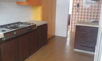 Imagem 7: 3 dormitórios, 1 suítes, 2 banheiro, 1 vaga na garagem, 230M² de Área Construída