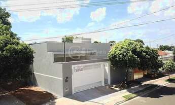 Imagem 4: Excelente imóvel com piscina