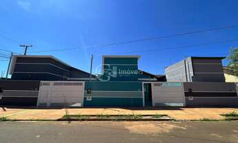 Imagem: Linda casa Térrea - fachada imponente