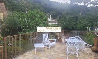 Imagem 3: Casa dúplex com 4 dormitórios, suite de hóspede, piscina e vista para as montanhas