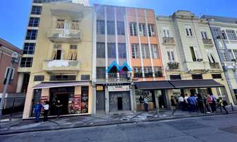 Imagem: Excelente prédio com 4 pavimentos e loja