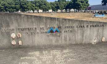 Imagem: Jazigos à venda no Cemitério São Francisco