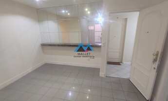 Imagem 4: Lindo apartamento de 3 quartos, sendo 1 suíte, 120 m², com varanda, todo reformado, à vend