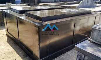 Imagem 2: Jazigo duplo à venda no Cemitério São Francisco Xavier, no Cajú