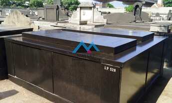 Imagem 1: Jazigo duplo à venda no Cemitério São Francisco Xavier, no Cajú