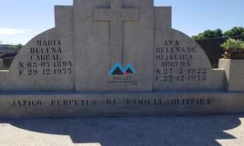 Imagem: Jazigo à venda no Cemitério São Francisco