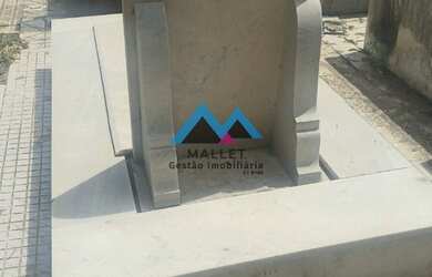 Imagem 2: Jazigo à venda no Cemitério São Francisco Xavier, no Caju