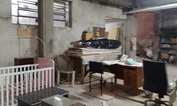 Imagem 3: 310M² de Área Construída na Estrada Do Poney Club