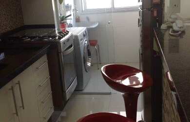 Imagem 3: 2 dormitórios, 1 banheiros, 1 vaga na garagem, 52M² de Área Construída