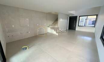 Imagem 3: SOBRADO GEMINADO COM 3 SUÍTES E 4 VAGAS DE GARAGEM COM PASSAGEM LATERAL