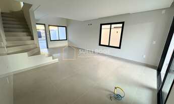 Imagem 4: SOBRADO GEMINADO COM 3 SUÍTES E 4 VAGAS DE GARAGEM COM PASSAGEM LATERAL