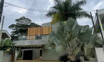 Imagem: Luxuosa Casa em Condomínio à Venda em