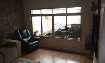 Imagem 2: Casa Térrea com edícula Taboão SBC, 2 vagas, área com churrasqueira,1 WC, 2 salas e Edícul