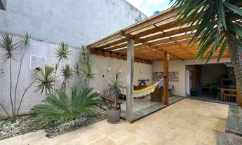 Imagem 2: Casa à venda com 350m² de arquitetura elegante 3 dorms, sendo 2 suítes (1 master) 5 vagas