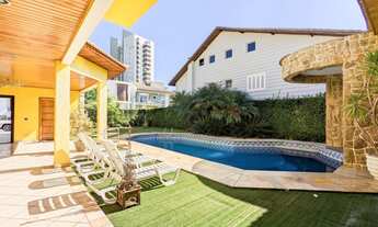 Imagem: 4 dormitórios, 4 suíte, 7 banheiro, 6