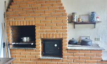 Imagem 2: Casa à venda em Diadema-SP, no bairro Taboão, com 3 quartos, 1 suíte, 2 salas, 2 vagas de