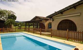 Imagem: Casa à venda com 5 Quartos e 5 Suítes