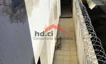 Imagem 6: Imóvel localizado entre as estações de metrô Carrão e Tatuapé, com excelente localização d