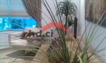 Imagem 4: Sobrado novo (construção 2010), planta bem distribuída em rua calma em frente a uma praça