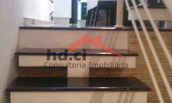 Imagem 6: Sobrado novo (construção 2010), planta bem distribuída em rua calma em frente a uma praça