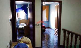 Imagem 4: Excelente sobrado com 2 vagas de garagem com portão automático, sala ampla com 2 ambientes