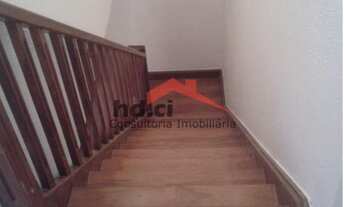 Imagem 4: Amplo sobrado com 200 m2 distribuídos em 2 andares. No piso inferior possui 2 salas, cozin