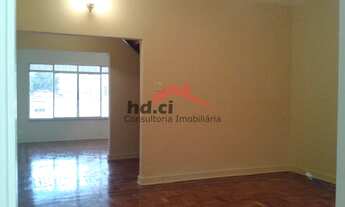 Imagem: Amplo sobrado com 200 m2 distribuídos em