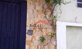 Imagem 7: Sobrado com 2 dormitórios, sendo 2 suítes, todos com armários planejados, suítes com armár