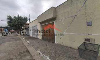 Imagem 2: Linda casa com ótimo acabamento, construção sólida, bem arejada e com cômodos grandes. Pis