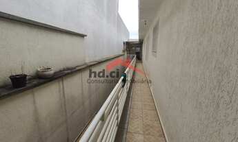 Imagem 6: Linda casa com ótimo acabamento, construção sólida, bem arejada e com cômodos grandes. Pis