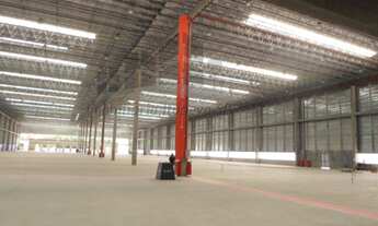 Imagem 4: Aluguel de Galpão Comercial no Distrito Industrial de Jundiaí-SP: 2 Salas, 2 Banheiros, 10