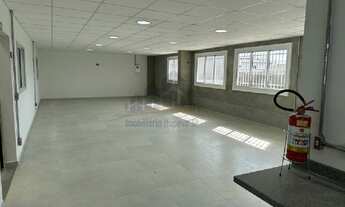 Imagem 4: Galpão Industrial em Condomínio para Locação em Cabreúva-SP - 2 Salas, 3 Banheiros, 715m²