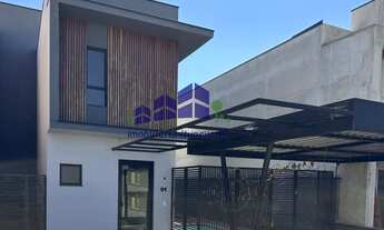 Imagem: Casa à venda em condomínio exclusivo em