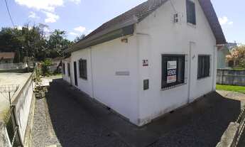 Imagem 3: Residência antiga à venda no bairro Floresta Joinville/SC. 03 dormitórios