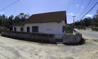 Imagem 2: Residência antiga à venda no bairro Floresta Joinville/SC. 03 dormitórios