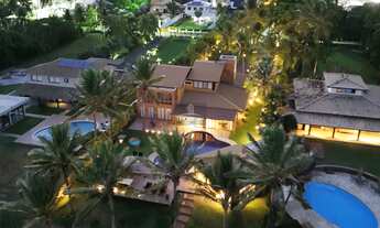 Imagem 5: Luxuosa Mansão à Beira-Mar no Condomínio Interlagos: 6 Quartos, 6 Suítes, 3 Salas, 8 Banhe