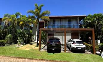 Imagem 2: Mansão de Luxo à Venda na Praia do Forte: 5 Suítes, 654,95 m² de Puro Conforto!