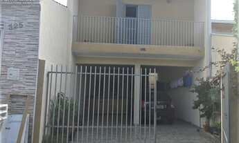 Imagem: Sobrado com 4 quartos à venda a uma quadra