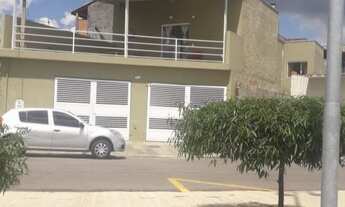 Imagem 2: Ótimo sobrado a venda, com boa localização, fácil acesso ao centro comercial e ao Parque E