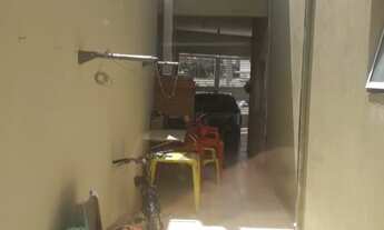 Imagem 3: Ótimo sobrado a venda, com boa localização, fácil acesso ao centro comercial e ao Parque E