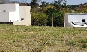 Imagem: Terreno a venda, em Condomínio Fechado