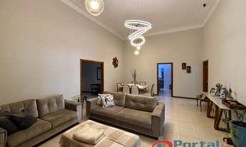 Imagem 2: Venda de Casa em Condomínio de Luxo em Indaiatuba-SP: 3 Quartos, 1 Suíte, 2 Salas, 3 Banhe