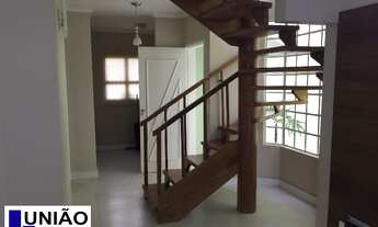 Imagem 5: Venda - Sobrado em Condomínio fechado com armários planejados, 3 dormitórios (sendo 01 sui