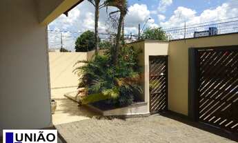 Imagem 4: Casa a venda em Indaiatuba/SP - 3 dormitórios sendo 1 suíte, 2 salas, 3 banheiros, 4 vagas